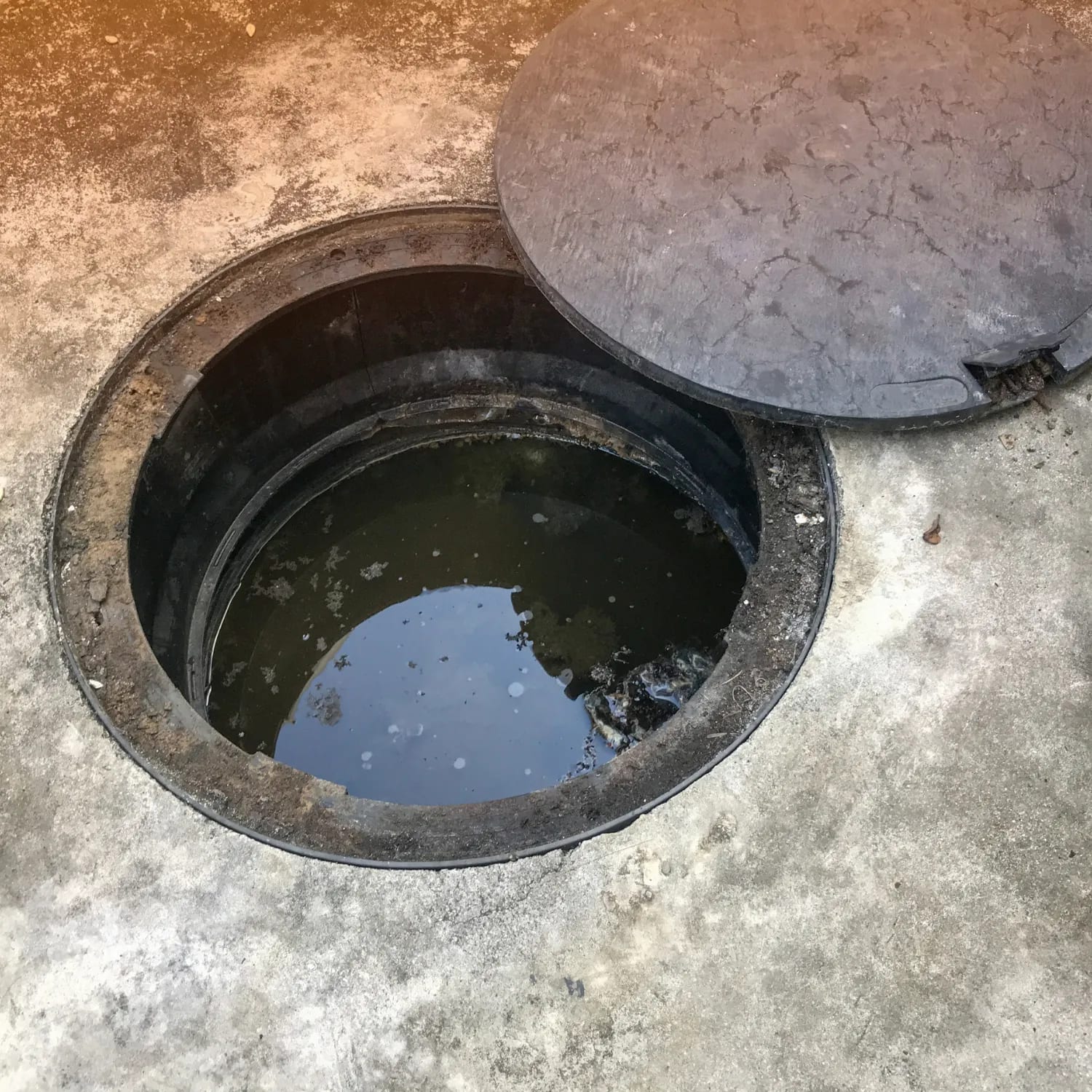 Open sewer access during an intervention